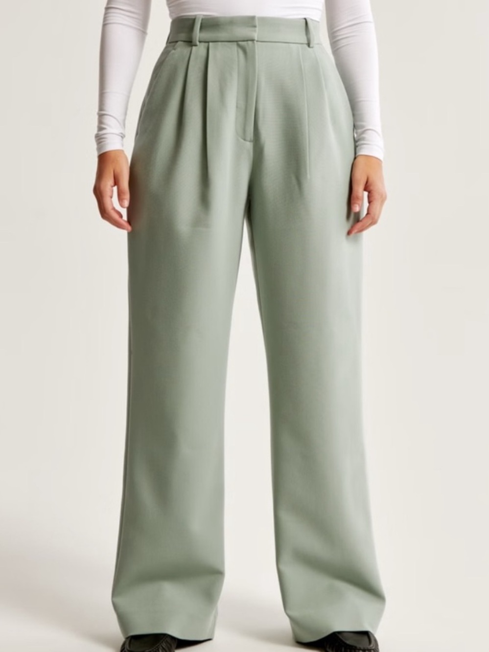 NWT Abercrombie & Fitch Sloane Tailored Relaxed Pants Sage Green